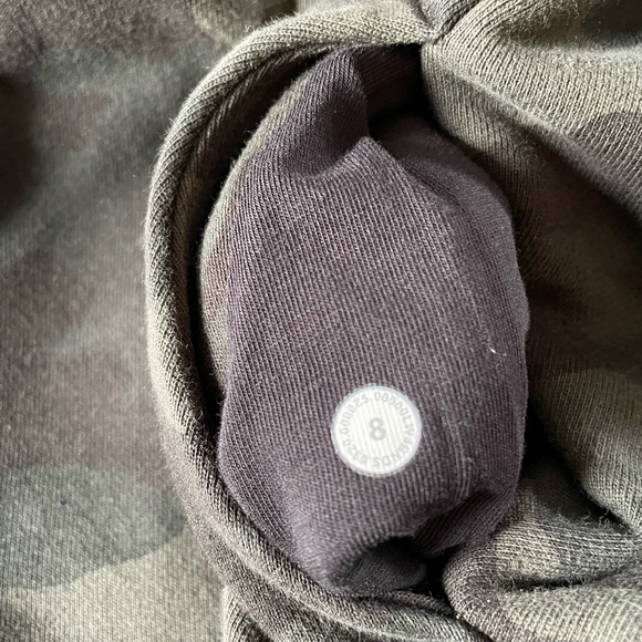 Lululemon Green Camo Scuba Full Zip Hoodie size 8 - Picture 5 of 6